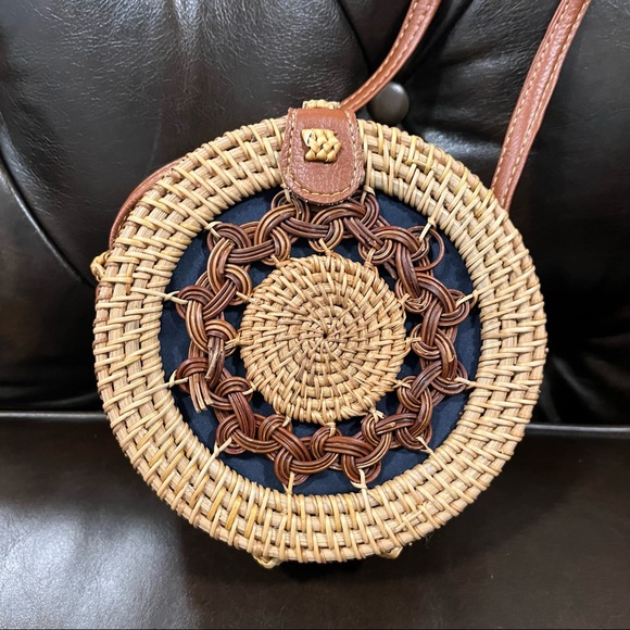 Round Rattan crossbody bag - Picture 7 of 7